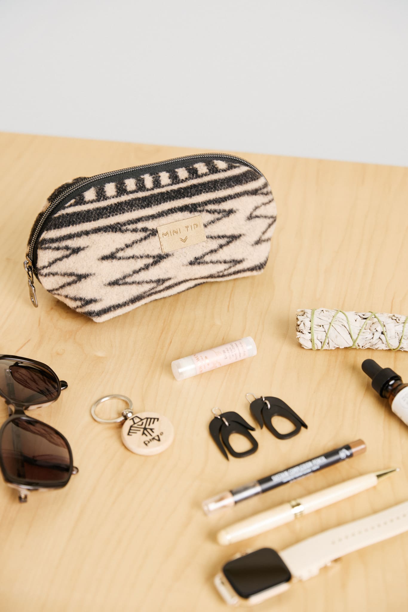 Weaver Essential Bag